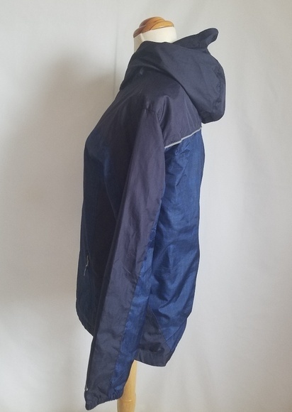 Champion Windbraker / Raincoat Boys 12/14 - Picture 2 of 5